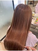 チェリーブラウン極上のツヤ感と透明感が際立つストレートロング