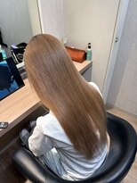 アンディアーモ サカエ(ANDIAMO SAKAE) 中明度ベージュカラー
