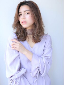 ラ ブレス 天王寺(LaBless) 旬の外ハネスタイルで小顔に！ 360°美シルエットなミディアム