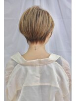 ブルーム コスタ(Blume COSTA)&nbsp;《絶壁解消》20代30代40代50代　美フォルムショート　うしろ