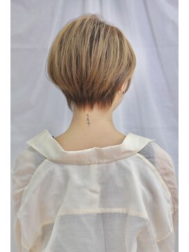 ブルーム コスタ(Blume COSTA) 《絶壁解消》20代30代40代50代　クールショート　うしろ