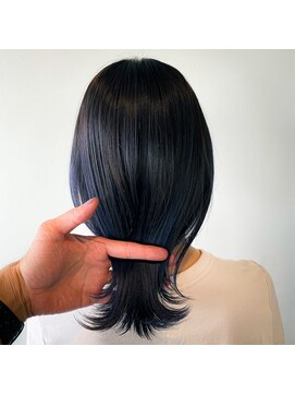 アルヴァ(ALVA) ○艶感と深みのブルーブラック