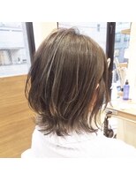 アッシュ 清瀬店(Ash)&nbsp;伸ばしかけの方にオススメ！白髪ぼかし　ミディアムウルフ