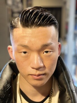 バーバー スタジオ ラフテル(Barber Studio RAFTEL) パートスタイル