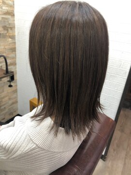 ハサミバイアトリエナガノ 千葉(8sami by atelier nagano) ショートボブ/センターパート/ツヤ髪/グラデーション/イヤリング