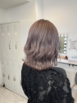 アルーシェウィズスカイ 原宿(Alushe with Sky) ラベンダーシルバー/パールホワイト/ダブルカラー/ケアブリーチ