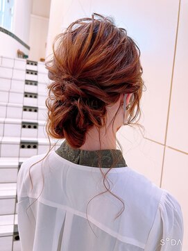 ヘアメイク ジェイエム ルーズシニヨン