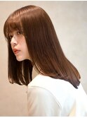 ミディアムレイヤー ワイドバング 内巻き ワンカール 顔周り