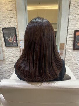 ヴィサージュプラス(VISAGE plus) 顔まわりレイヤーで動きのあるツヤロング