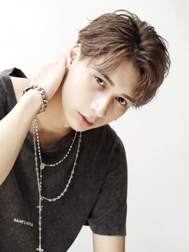 フィフス 原宿(fifth) 【センターパート/波巻きスパイラル/韓国マッシュ】