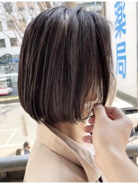 ガーデンヘアー(Garden hair) 「脱白髪染め」柔らかボブとグレーシルバー