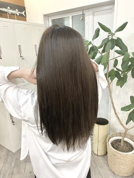 ユッカ 高槻茨木店(YUCCA) 【 YUCCA 】大人可愛い20代30代40代艶ロング/カーキアッシュ