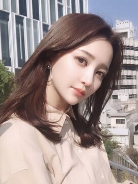 ティア(Tia.) (韓国風/くびれヘア/ロングヘア/前髪/サイドバング/小顔/表参道)