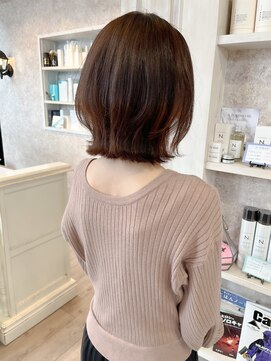 キャアリー(Caary) 福山人気caary切りっぱなしボブレイヤーミディアム外ハネ巻き髪