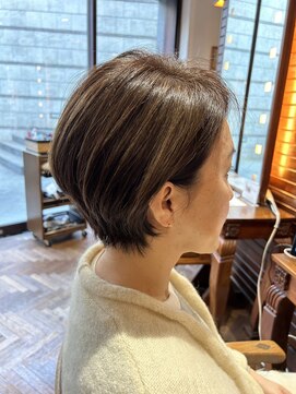 アンソリット ボーテ(INSOLITE BEAUTE) 大人ショート白髪ぼかしハイトーン30代40代50代60代/広尾