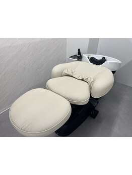 髪質改善専門店【Pulchra GINZA】白を基調としたインテリアでほっと落ち着くようなサロンタイムを。