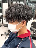 スパイラルパーマツイストパーマアップバング短髪メッシュ