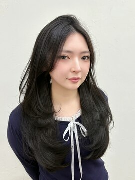 ラクシア(LucxiA) 韓国風レイヤー×顔周りカット/朝ラク時短ロングスタイル