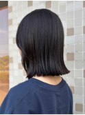 切りっぱなし黒髪ボブ