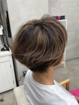 レヴィア(REVIA) 白髪ぼかしハイライトブリーチメッシュ