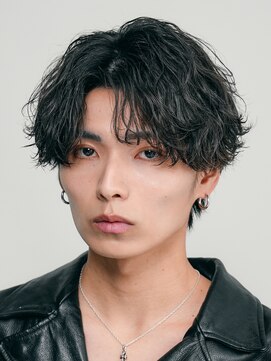 レタッチ バイ フィフス 天神大名(RETOUCH by fifth) 福岡大名ツイストスパイラルパーマセンターパートウルフ