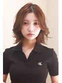 くびれヘアミディアムレイヤー