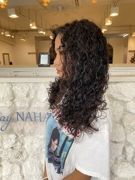 アンジュベイナハ (Ange Bay NAHA) ロング×スパイラルパーマ