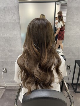 リリー(Lilley) ショートヘアのお客様の後ろ姿？！【コリエク】