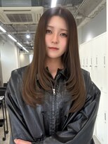ロイオブジゼル(roi of GiseL)&nbsp;レイヤー 顔周りカット センターパート ブラウン 髪質改善 20代