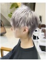 デイズ(days)&nbsp;メンズホワイトシルバー×ショートマッシュ／ナチュラルウルフ