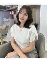 マリアバイアフロート(Maria by AFLOAT)&nbsp;大人上品なレイヤーボブミディアムミルクティーベージュ