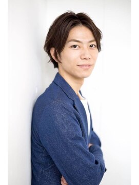 マグノリア オモテサンドウ(MAGNOLiA Omotesando) センター分けビジカジスタイル 担当スタイリスト「TAIKI」