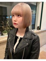 ニコフクオカヘアーメイク(NIKO Fukuoka Hair Make)&nbsp;切りっぱなしボブ×ホワイトブロンド