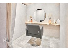 【上品な大人女性】のために。髪質から整え、自然な艶と扱いやすさを叶えます。【秋葉原/髪質改善】