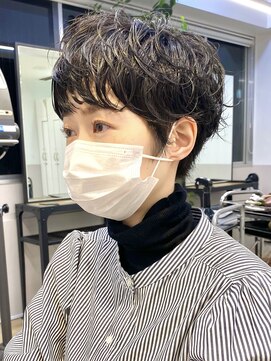 グラフ 銀座(GRAFF) ワンカールショートパーマ【GRAFF銀座】