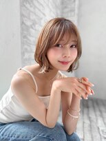 ジョエミバイアンアミ(joemi by Un ami)&nbsp;【joemi】斜めバンググレージュカラーシルキーベージュ(小倉太郎