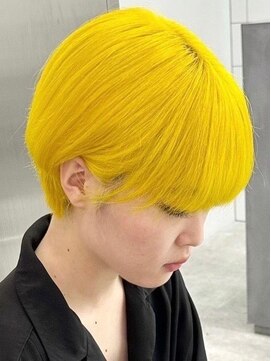 ウィコ 新宿(WICO) ショート×イエロー[新宿駅/チョコレート/ダブルカラー]