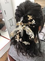 エムツー(Mll) ハーフアップスタイル