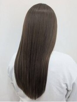 ココン フォー ビューティー(Cocon for Beauty)の写真/【人気の艶髪ストレート♪】ピンとし過ぎない自然な仕上がりのストレートで思わず触れたくなる美髪に―◇