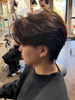 リット バイ フィフス 鹿児島中央駅店(Lit. by fifth)&nbsp;センターパートスパイラルパーマツーブロック刈り上げメンズヘア