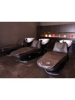 マイクロバブルmarbbを使用！頭皮の汚れを落として、頭皮環境を整え、健康的な美髪へ導きます。