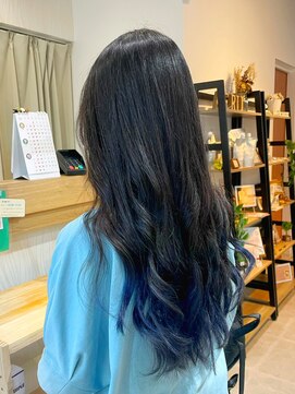 アエル 宝塚南口駅前店(aeru) 透明感ネイビーブルー×ウェーブロング【宝塚南口駅前駅】