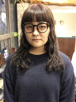 オーオ シカシカ(OOO YY) ふわっとした動きがポイントのミディアムパーマ/ゆるふわパーマ