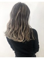 ルーフ 町田店(LUFE)&nbsp;【LUFE町田バレイヤージュ風シアベージュハイライト 担当三宅