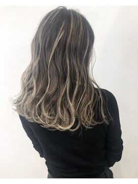 ルーフ 町田店(LUFE) 【LUFE町田バレイヤージュ風シアベージュハイライト 担当三宅