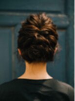 アラワラブルー(arrawarra blue)&nbsp;結婚式におすすめ今どきシニヨンアップスタイル/倉敷/