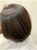ショートヘア小顔丸みボブ大人可愛いグレイカラー