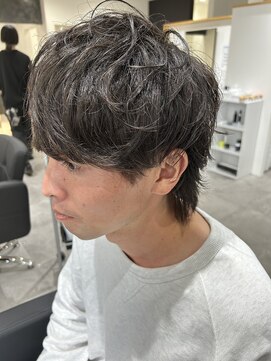 ヒュイル バイ ニアウ(Hwyl by Niau) メンズマッシュウルフツーブロックパーマニュアンスパーマ