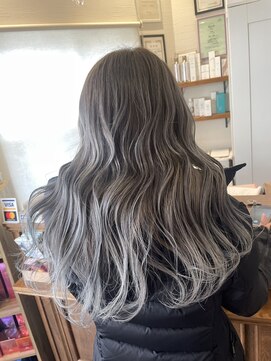 メレット(Meret) スモーキーシルバー