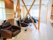 【癒しのシャンプー】で極上のひとときを♪自然光心地よいのシャンプー台でリラックス＆リフレッシュ！